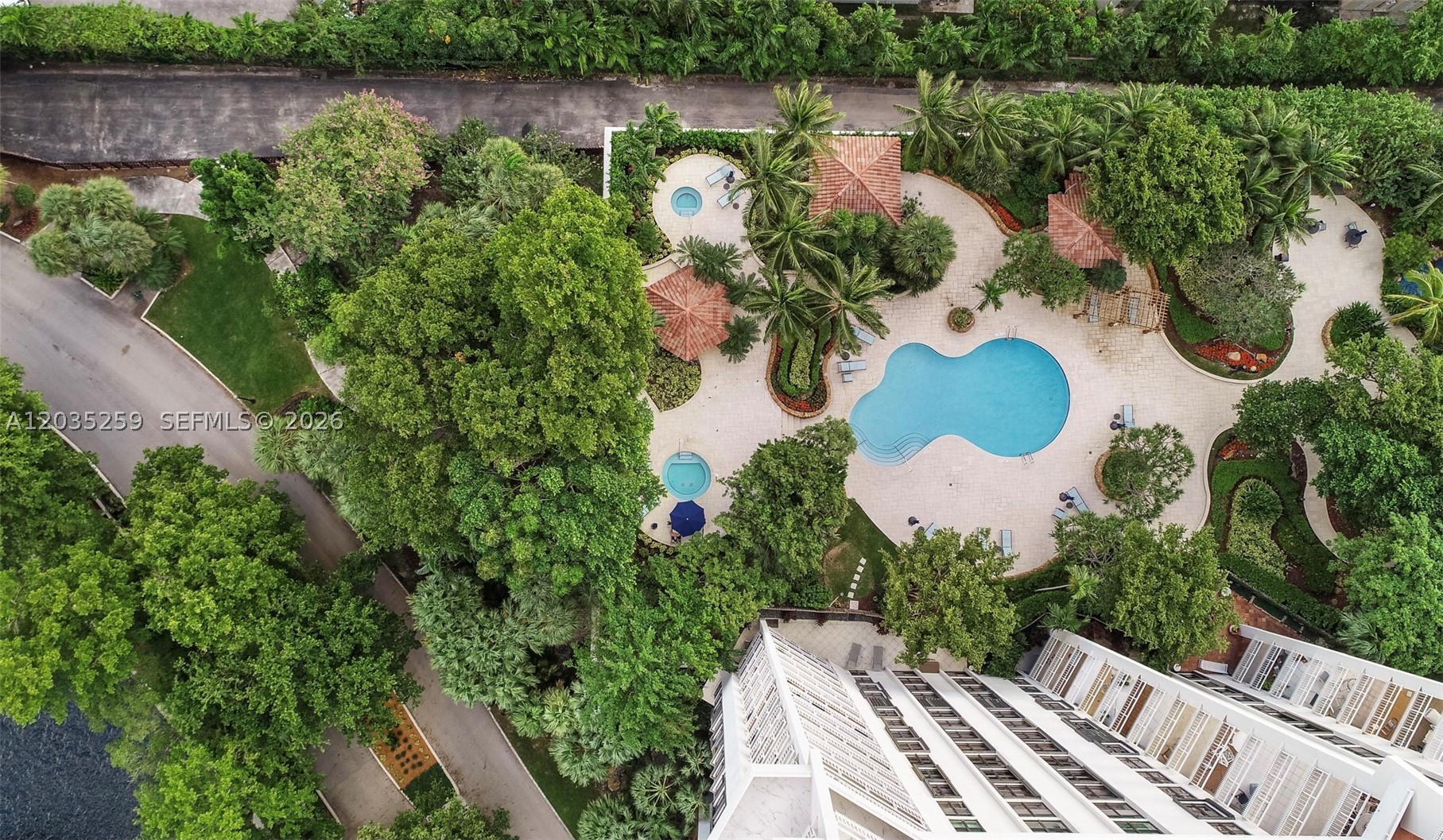 TOWERS OF QUAYSIDE CONDO - Residential