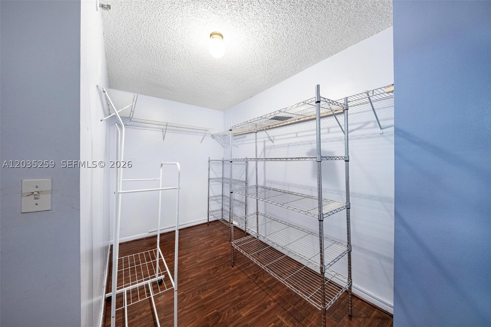 TOWERS OF QUAYSIDE CONDO - Residential