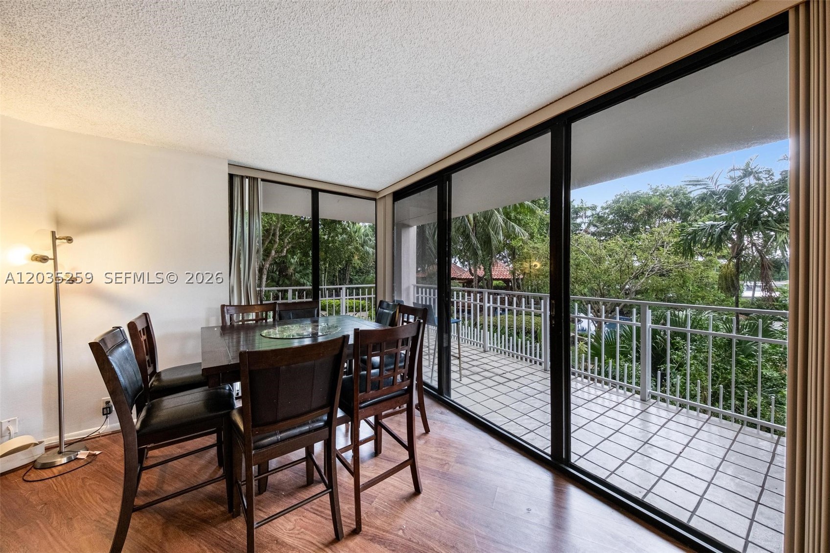 TOWERS OF QUAYSIDE CONDO - Residential
