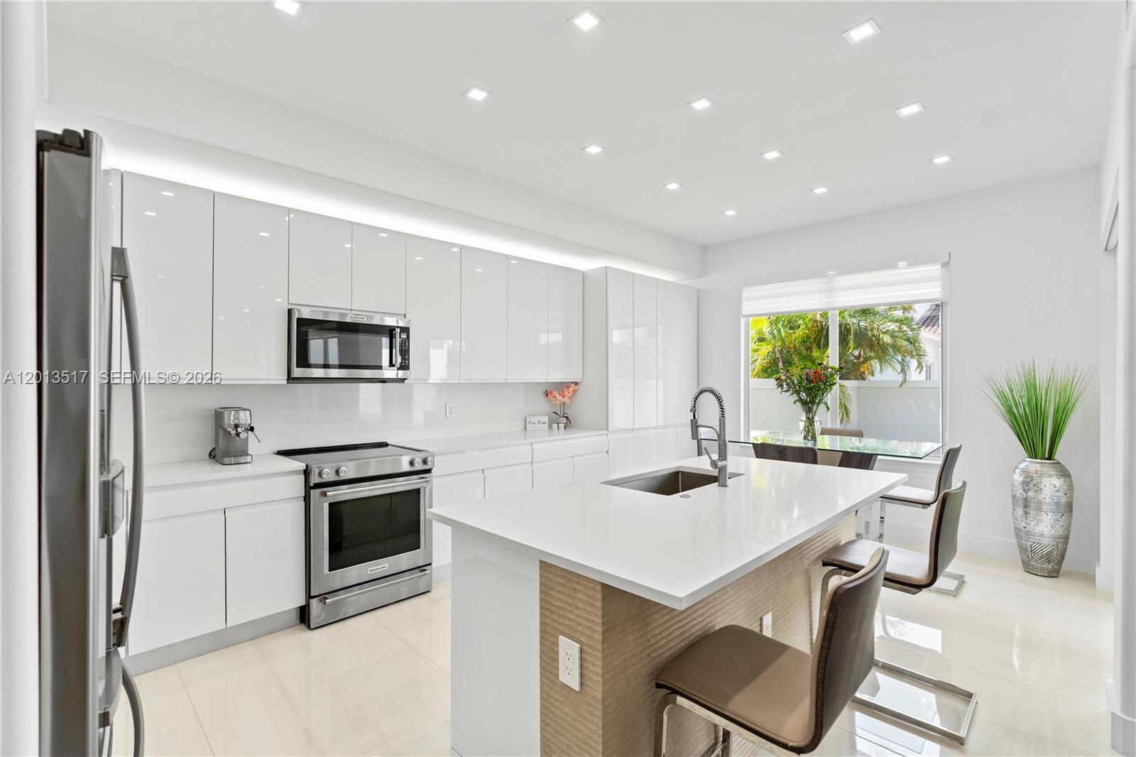 AVENTURA LAKES - PHASE II - Residential
