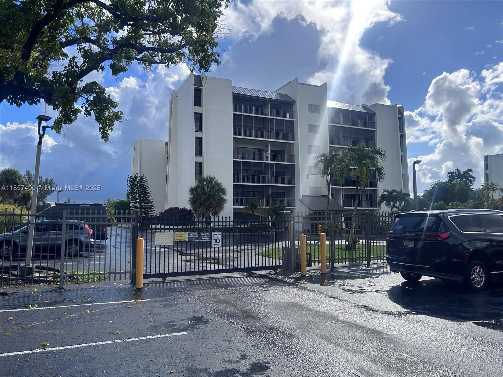 RACQUET CLUB OF KENDALE L - Residential