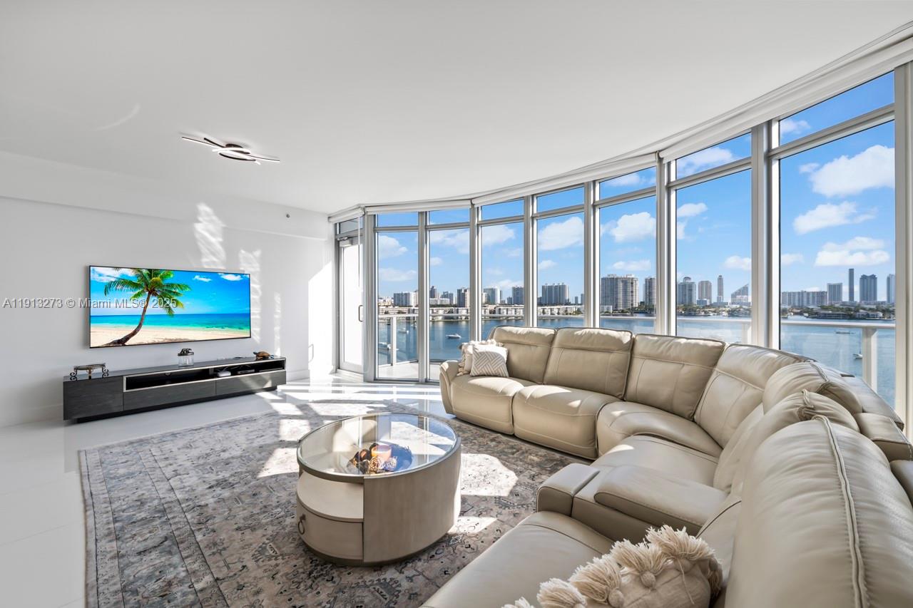 MARINA PALMS RESIDENCES N - Residential