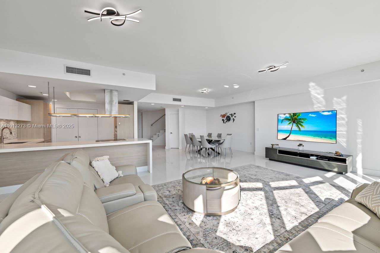 MARINA PALMS RESIDENCES N - Residential