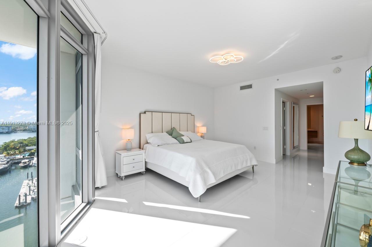 MARINA PALMS RESIDENCES N - Residential