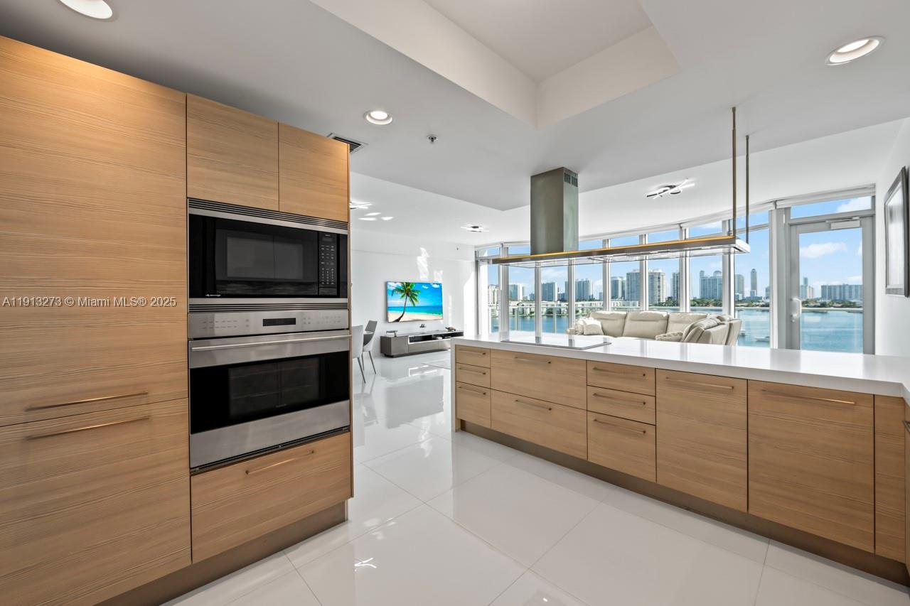 MARINA PALMS RESIDENCES N - Residential