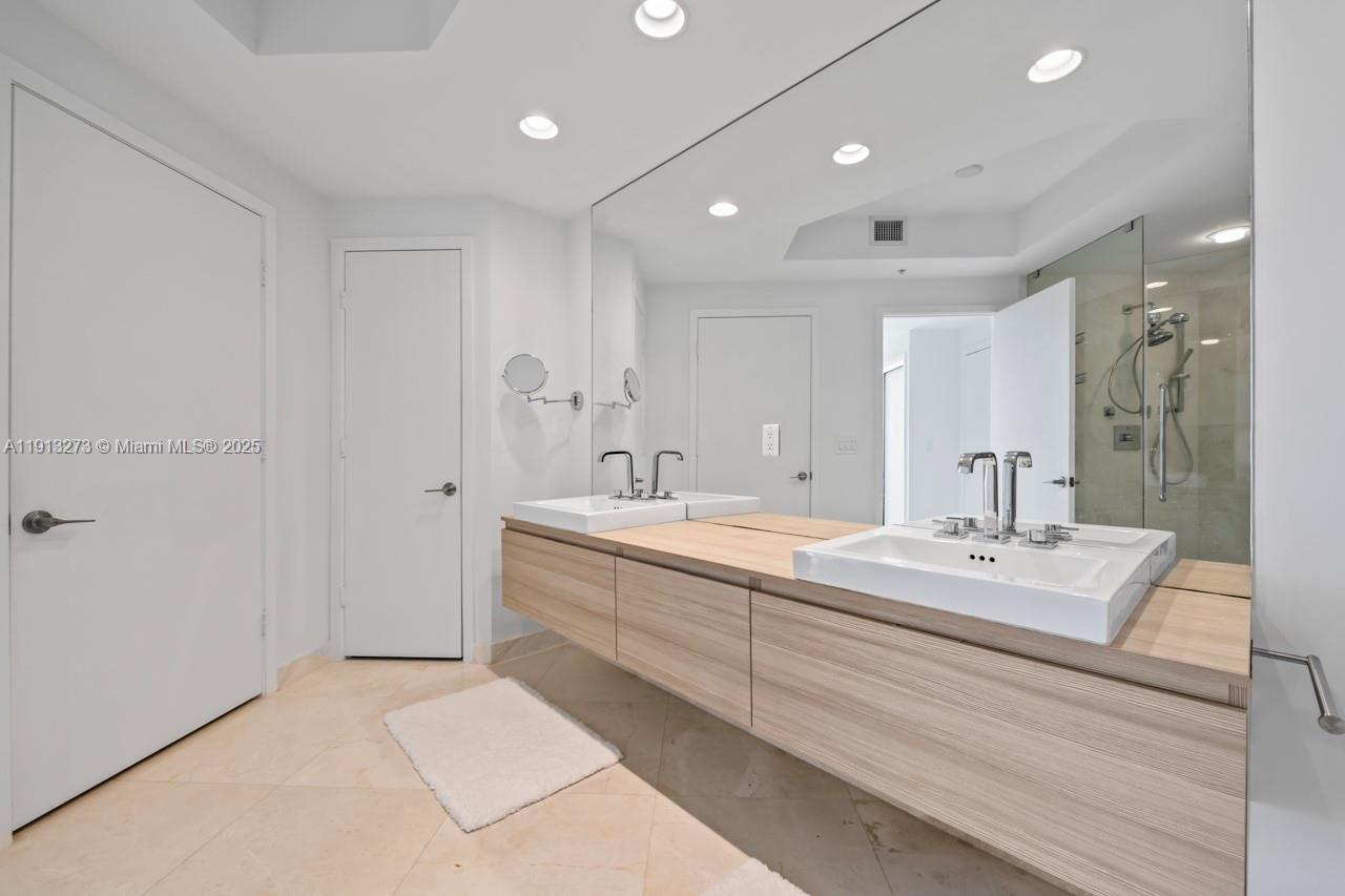 MARINA PALMS RESIDENCES N - Residential