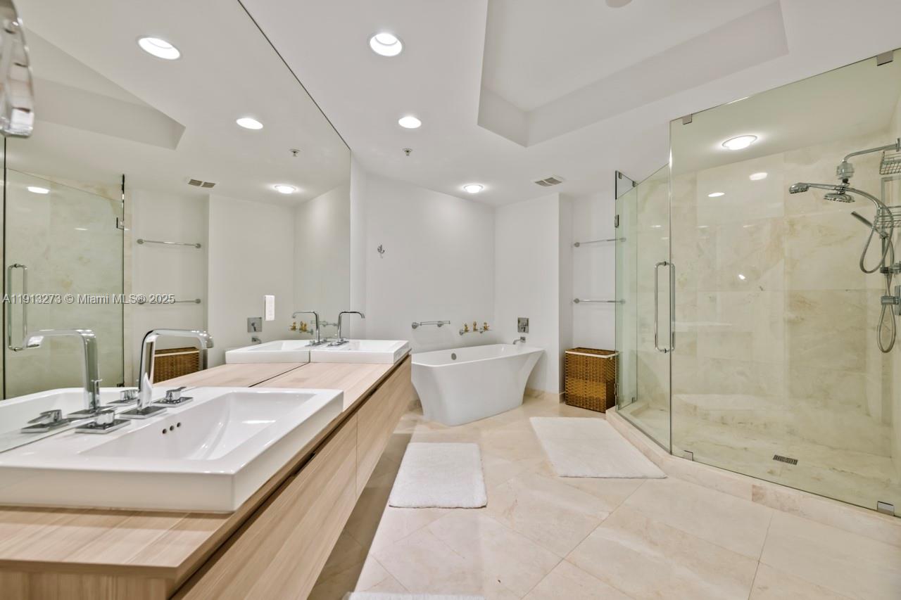 MARINA PALMS RESIDENCES N - Residential