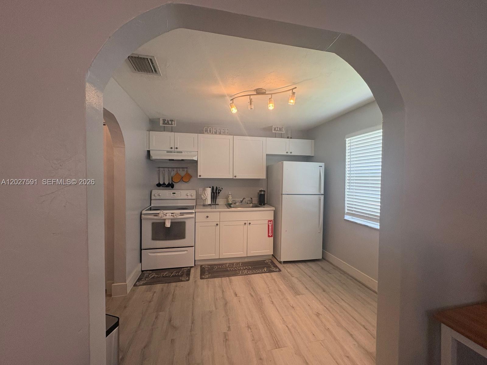 HOLLYWOOD BEACH GARDENS - Residential Lease