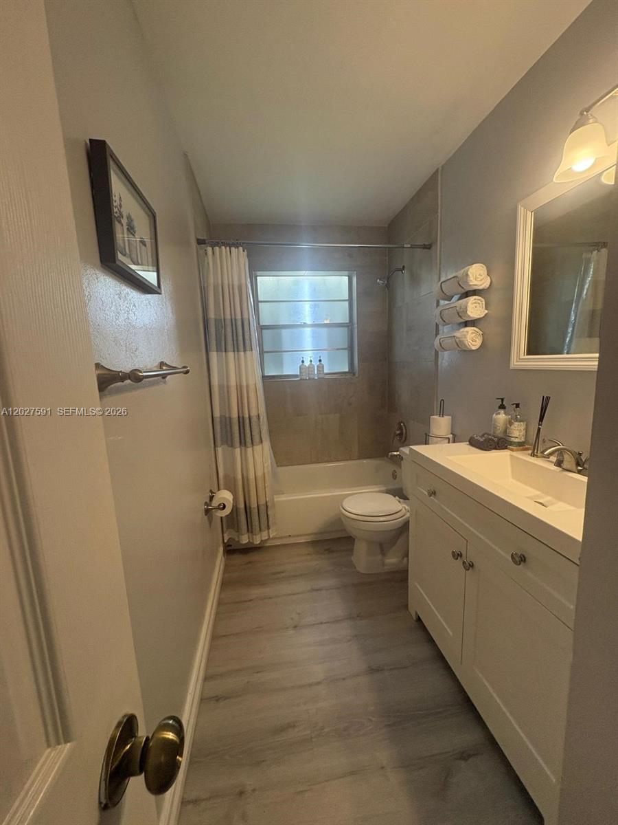 HOLLYWOOD BEACH GARDENS - Residential Lease