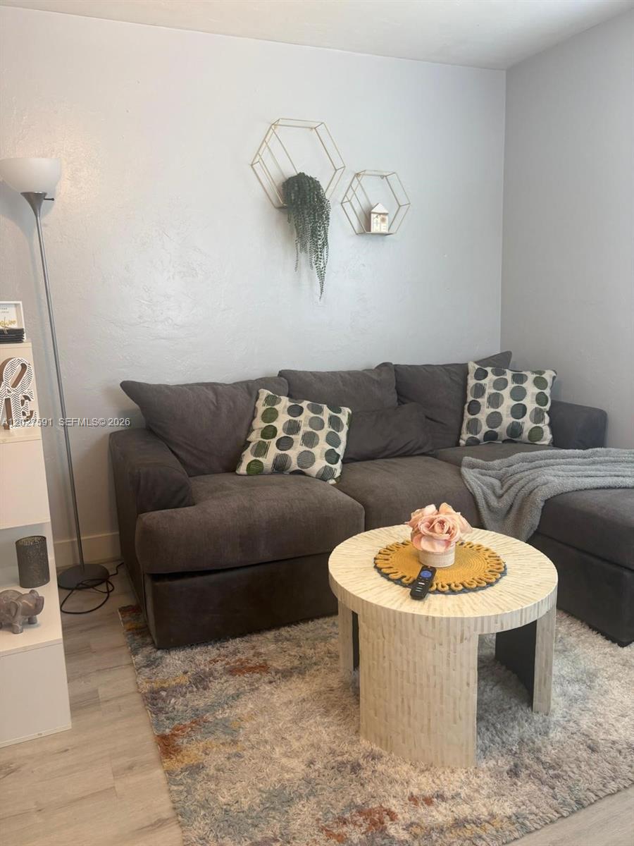 HOLLYWOOD BEACH GARDENS - Residential Lease