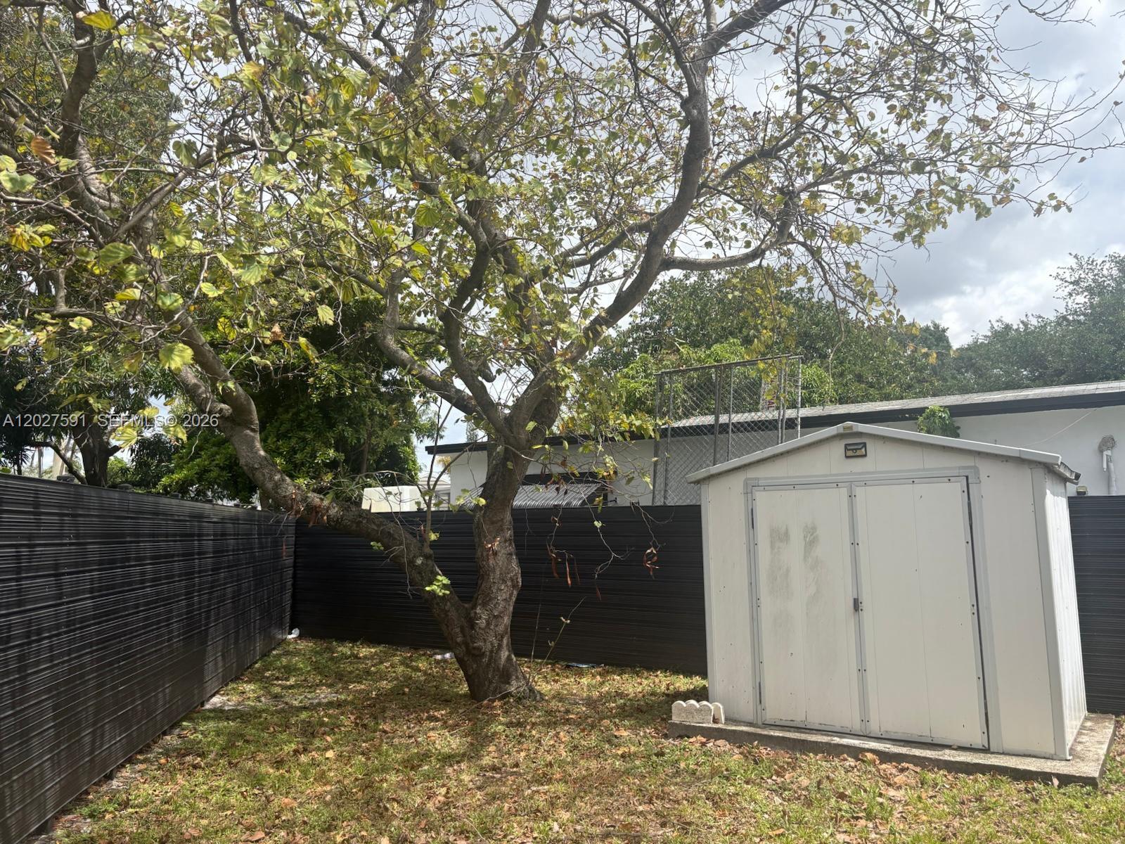 HOLLYWOOD BEACH GARDENS - Residential Lease