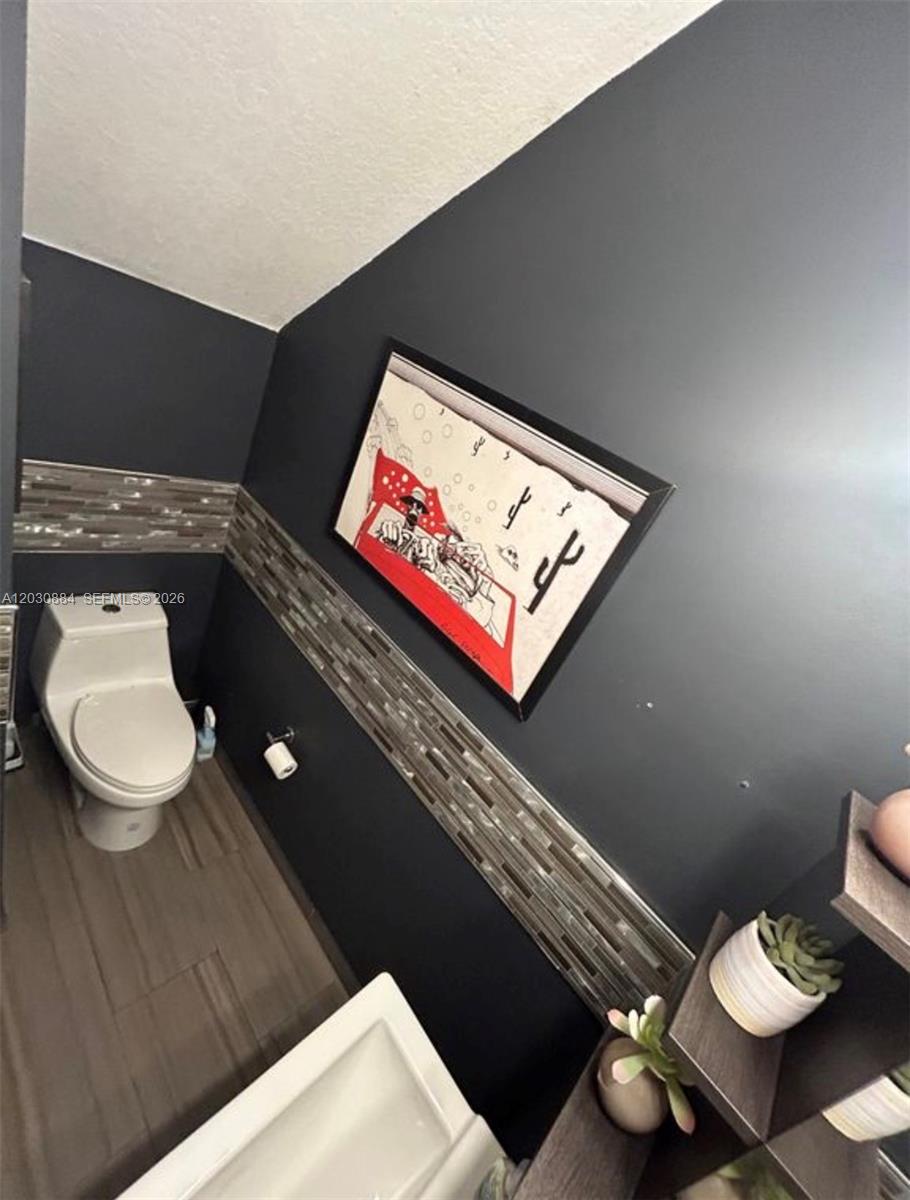AB AT TAMIAMI TRAIL PHASE - Residential