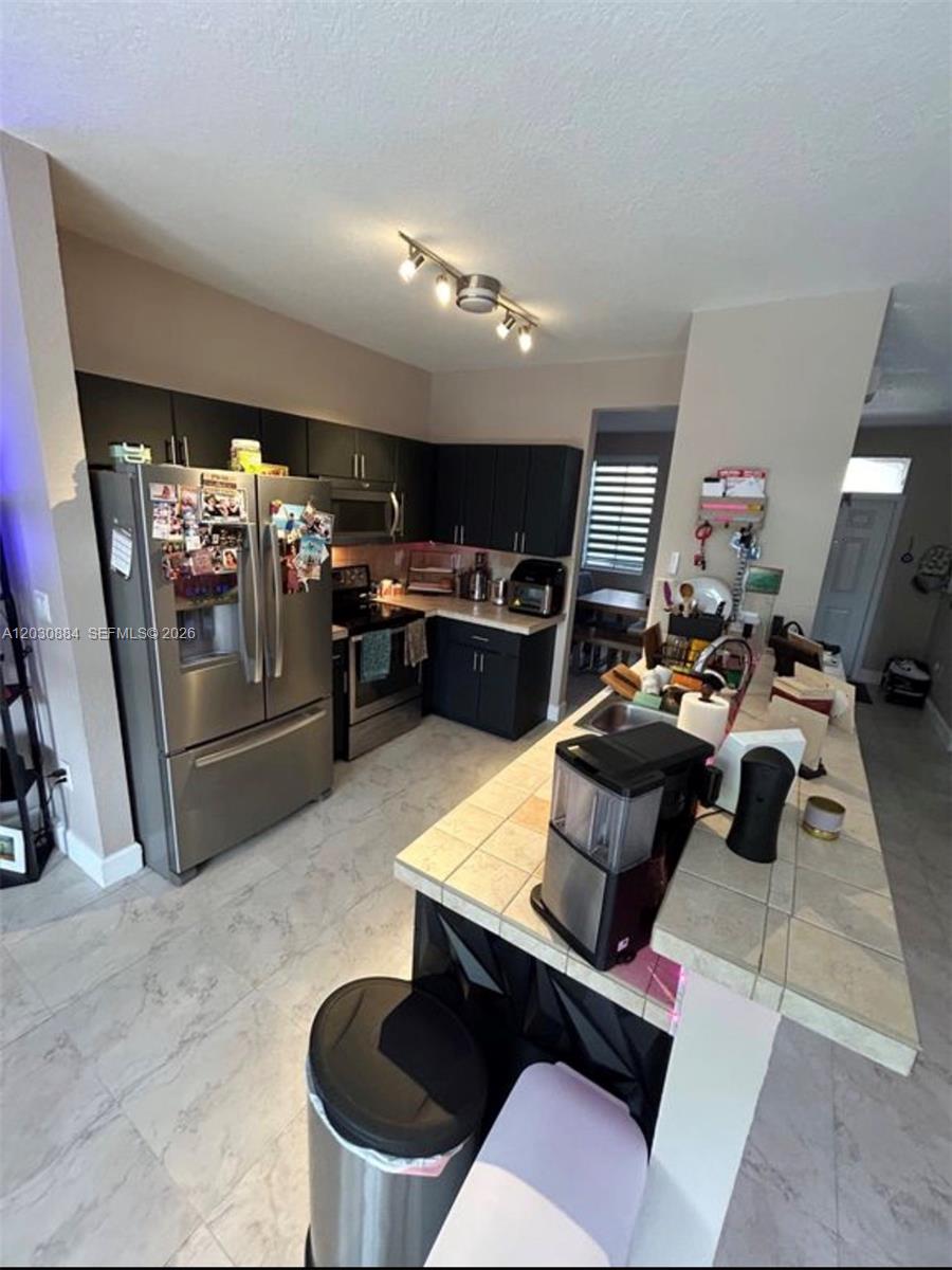 AB AT TAMIAMI TRAIL PHASE - Residential