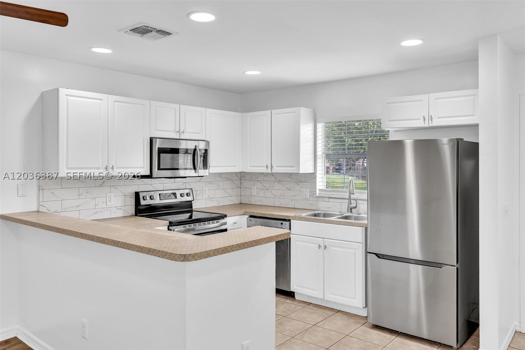 LEHIGH ESTATES - Residential Income