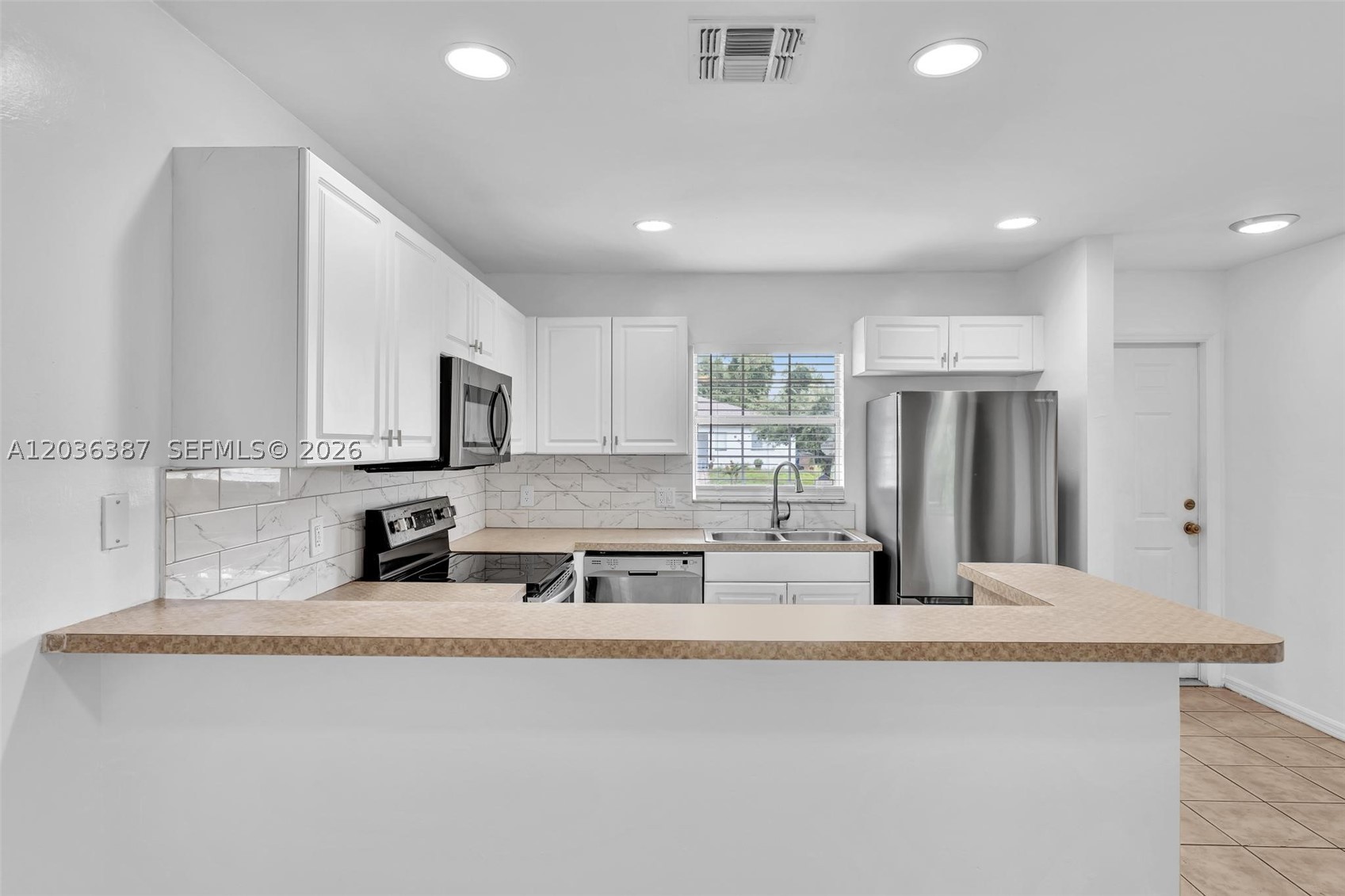 LEHIGH ESTATES - Residential Income