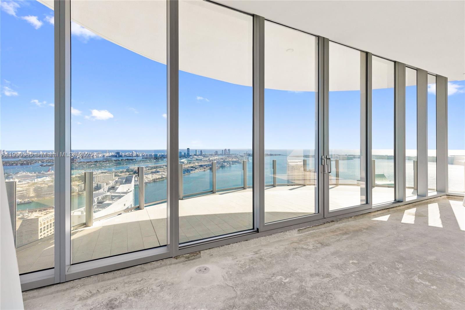 300 BISCAYNE BLVD WAY COND - Residential