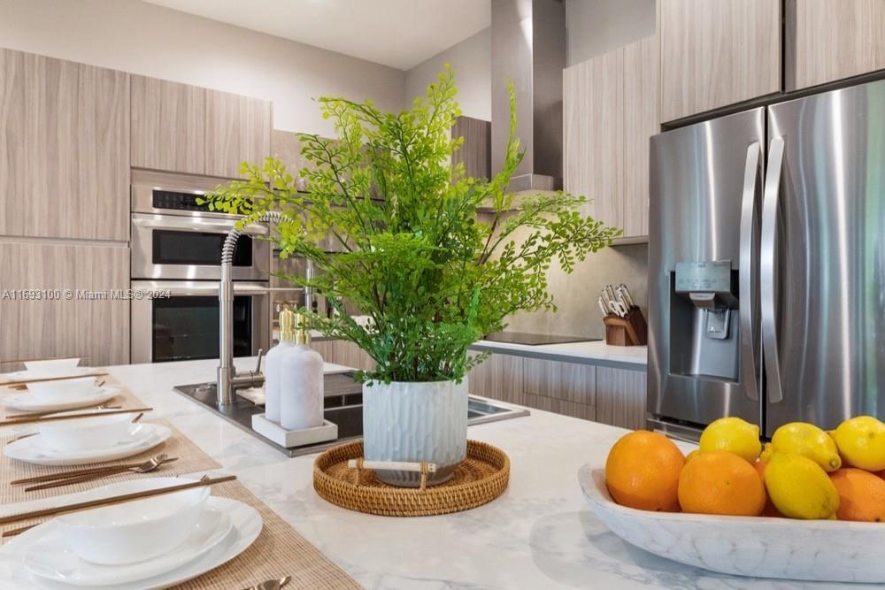 DE HEDOUVILLES SUB - Residential Lease