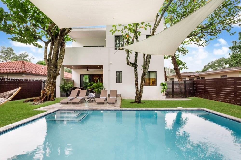 DE HEDOUVILLES SUB - Residential Lease