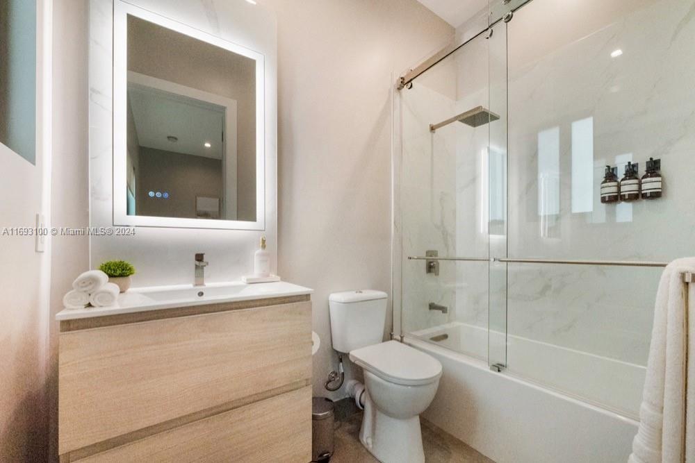 DE HEDOUVILLES SUB - Residential Lease