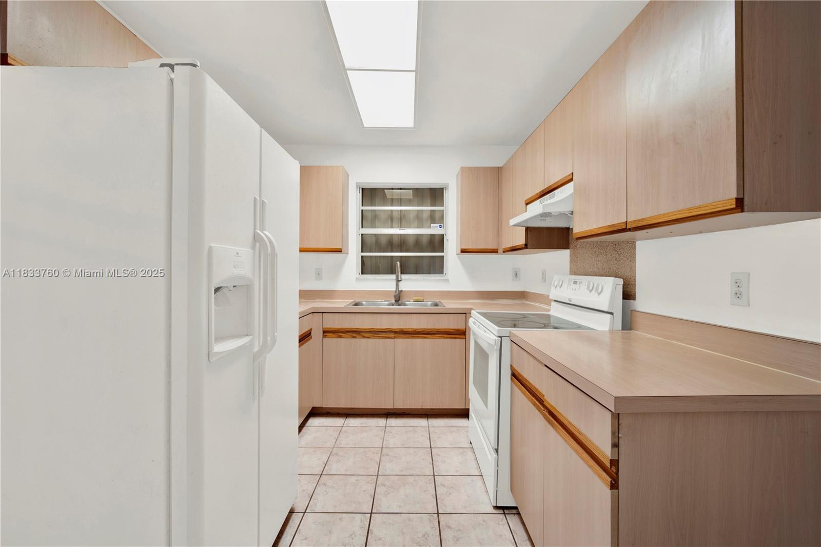 MEADOW WOOD MANOR SEC 7 - Residential Lease