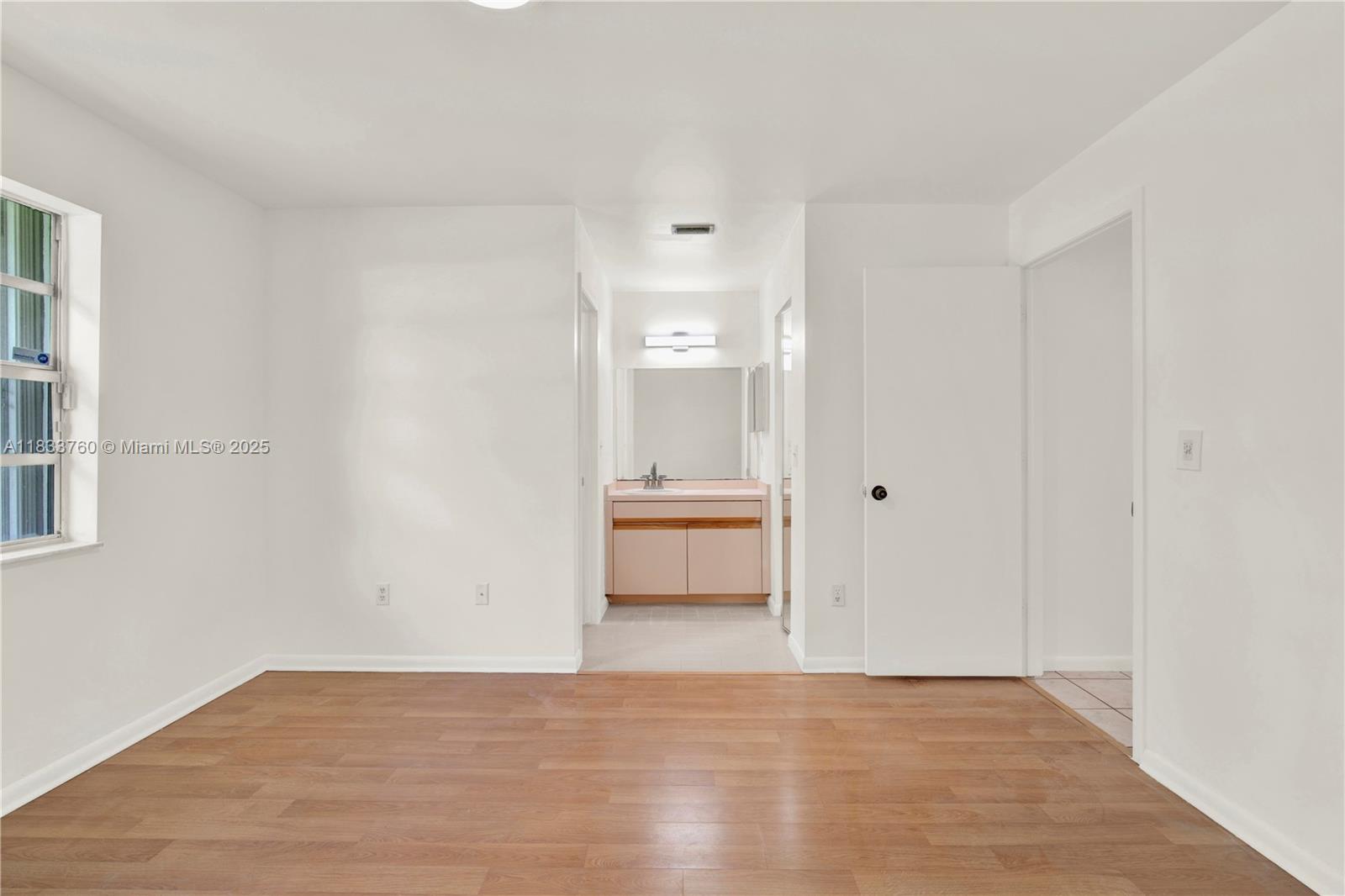 MEADOW WOOD MANOR SEC 7 - Residential Lease