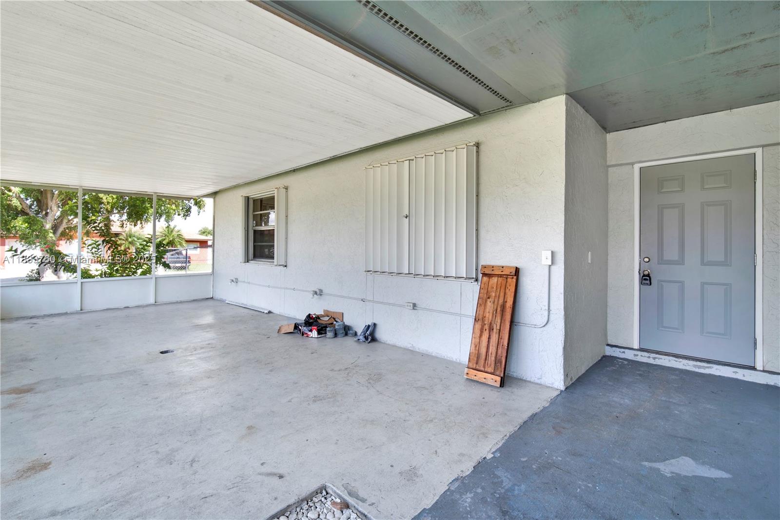 MEADOW WOOD MANOR SEC 7 - Residential Lease
