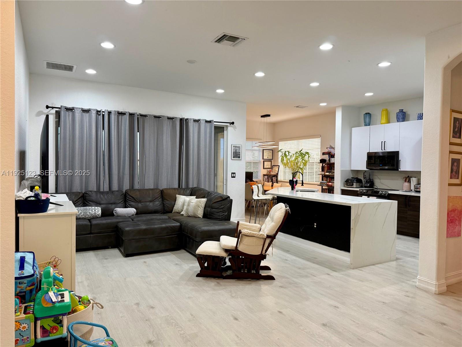 CYPRESS POINTE III AT HER - Residential