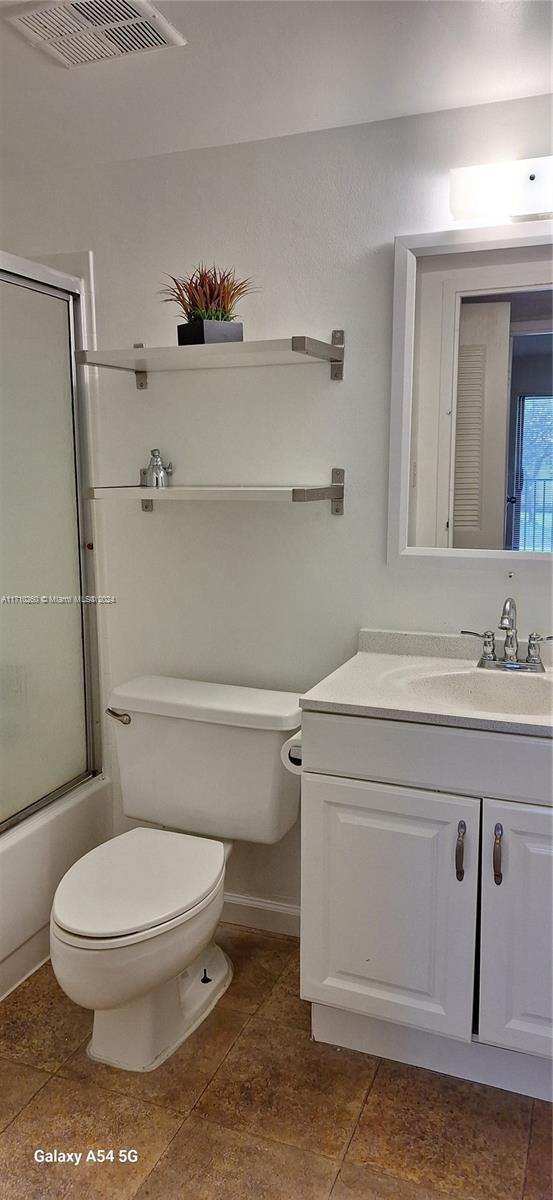 HAMPTON COURT CONDO - Residential Lease