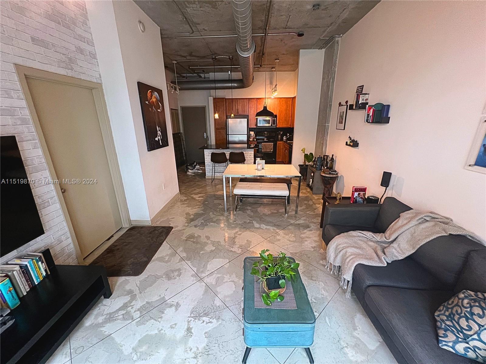 CITE CONDO - Residential Lease