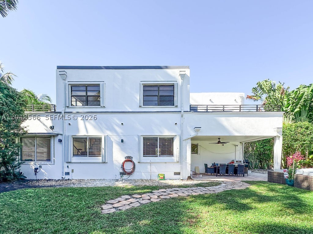 HOLLYWOOD LAKES SECTION - Residential