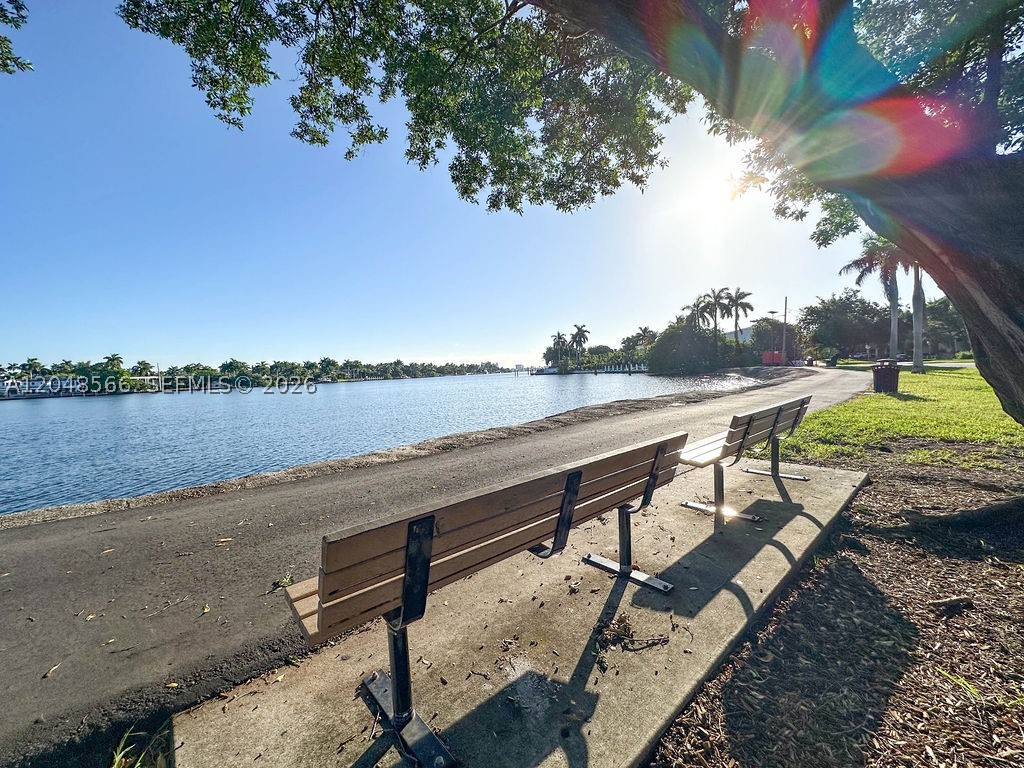 HOLLYWOOD LAKES SECTION - Residential