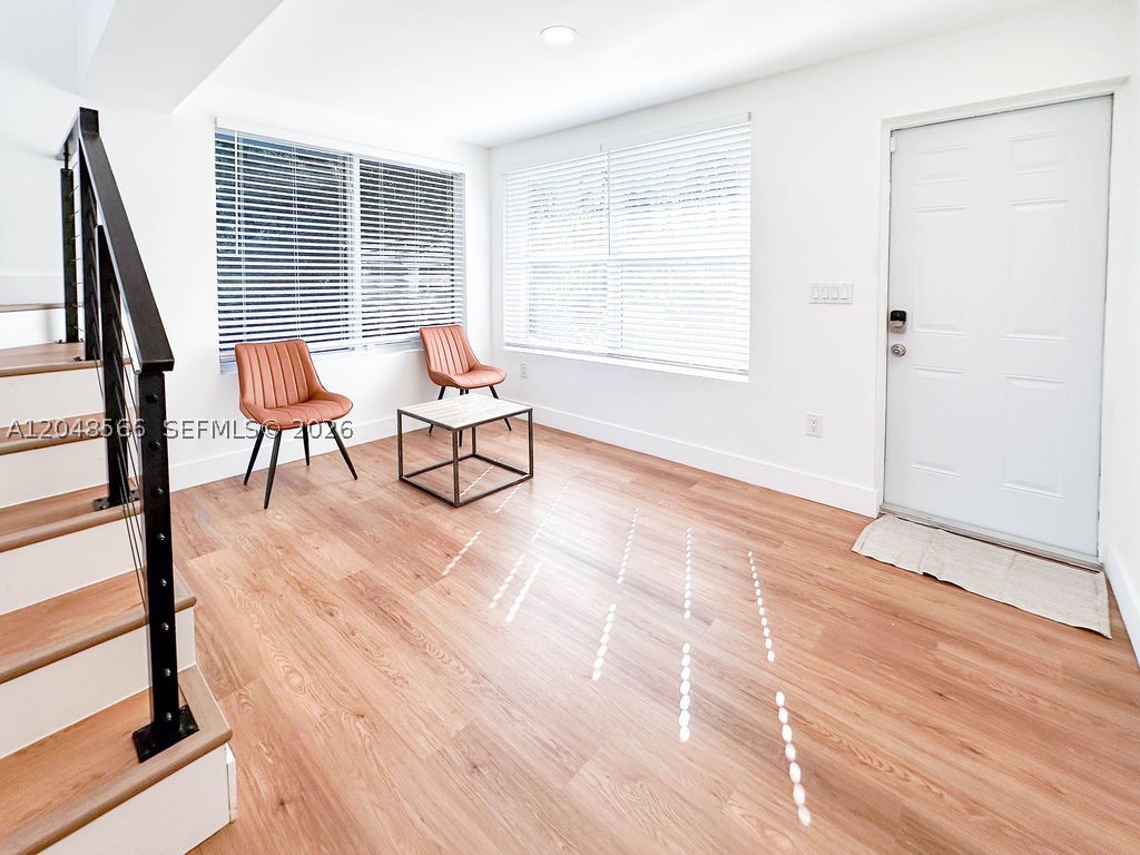 HOLLYWOOD LAKES SECTION - Residential