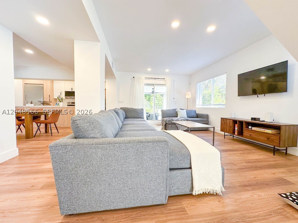 HOLLYWOOD LAKES SECTION - Residential
