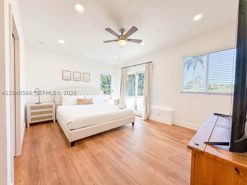 HOLLYWOOD LAKES SECTION - Residential