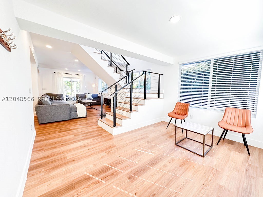 HOLLYWOOD LAKES SECTION - Residential