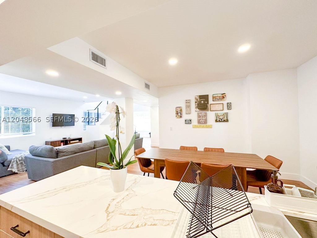 HOLLYWOOD LAKES SECTION - Residential