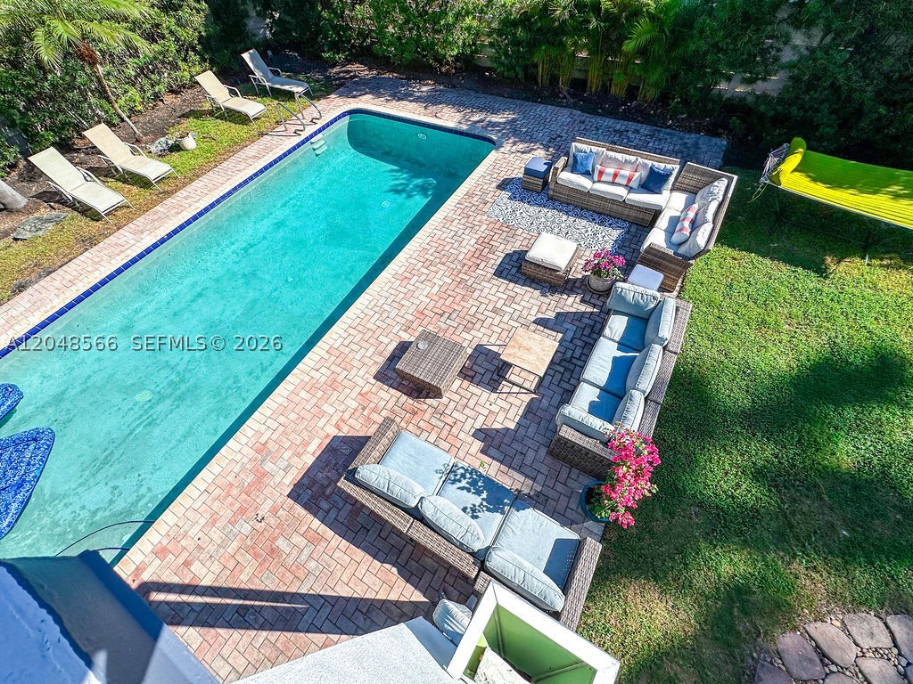 HOLLYWOOD LAKES SECTION - Residential