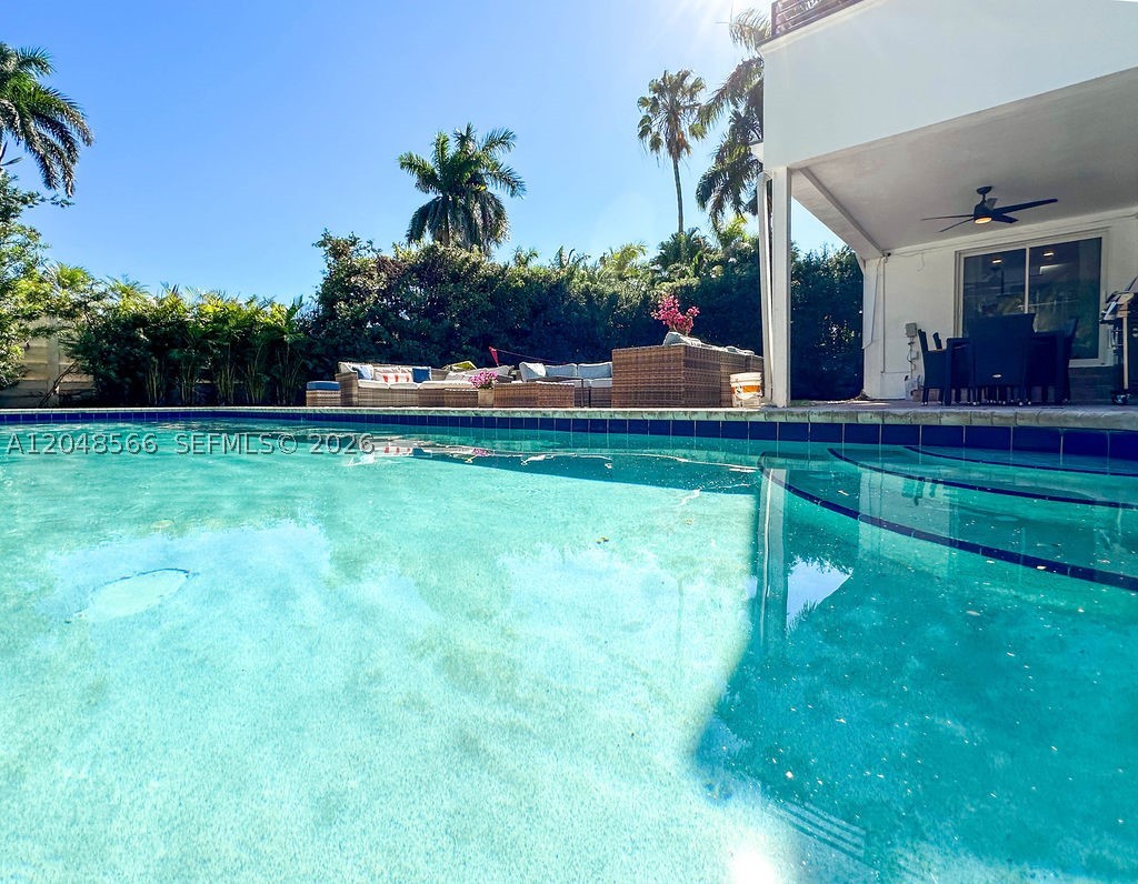HOLLYWOOD LAKES SECTION - Residential