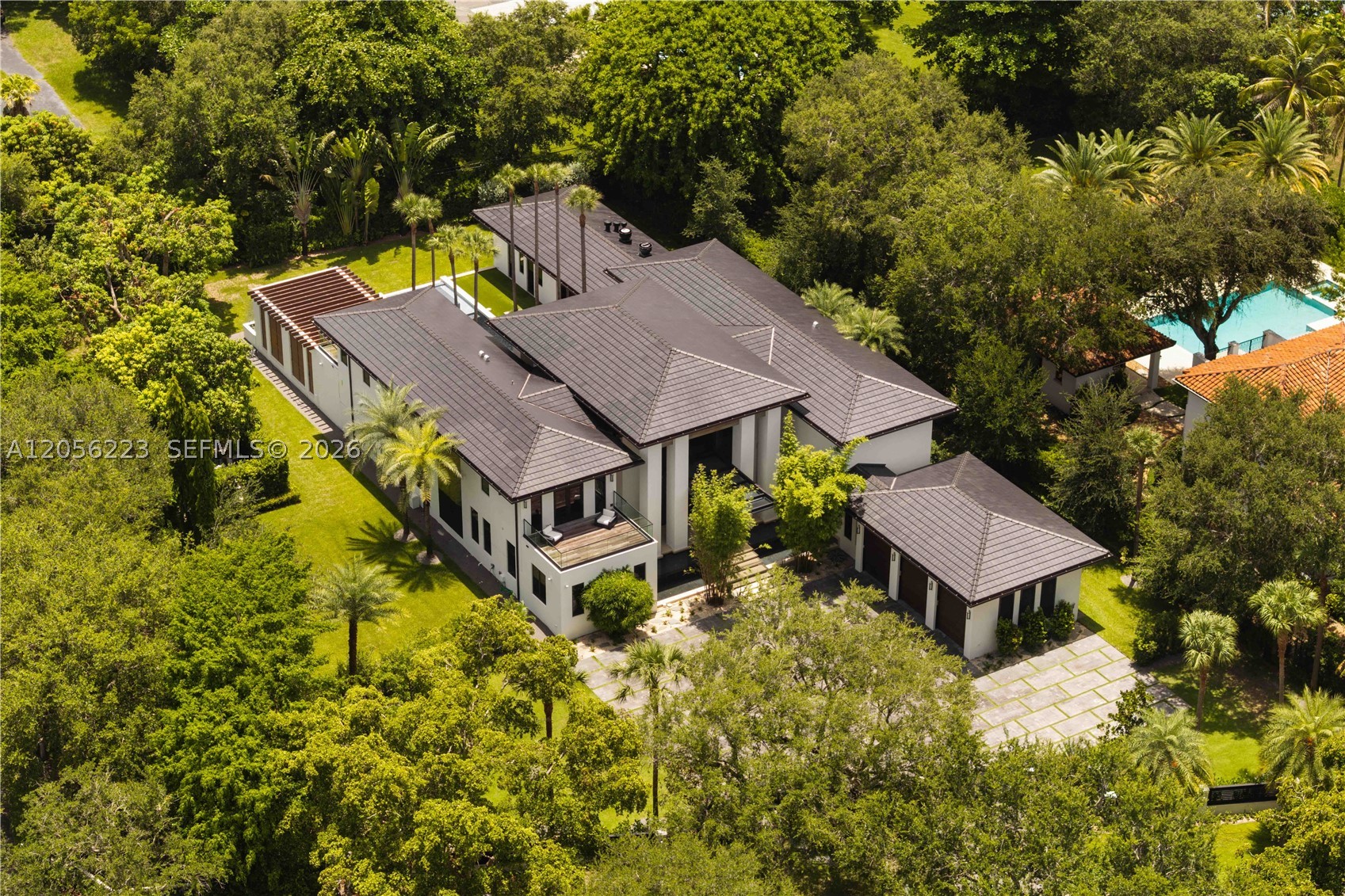 TOWN & COUNTRY ESTATES - Residential
