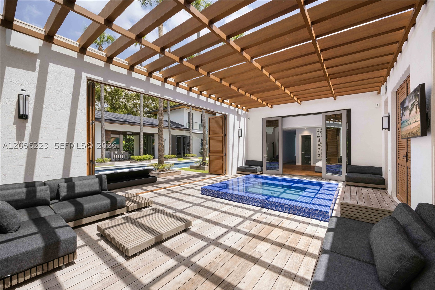 TOWN & COUNTRY ESTATES - Residential