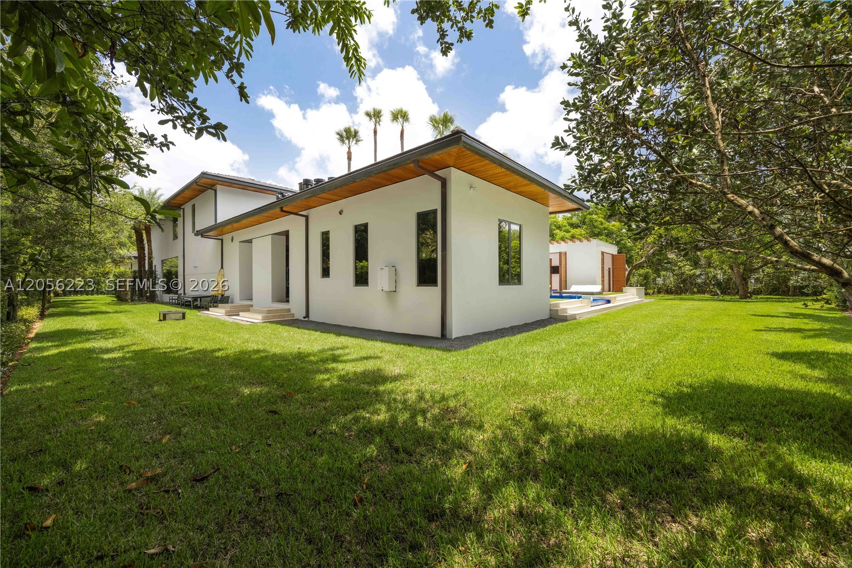 TOWN & COUNTRY ESTATES - Residential