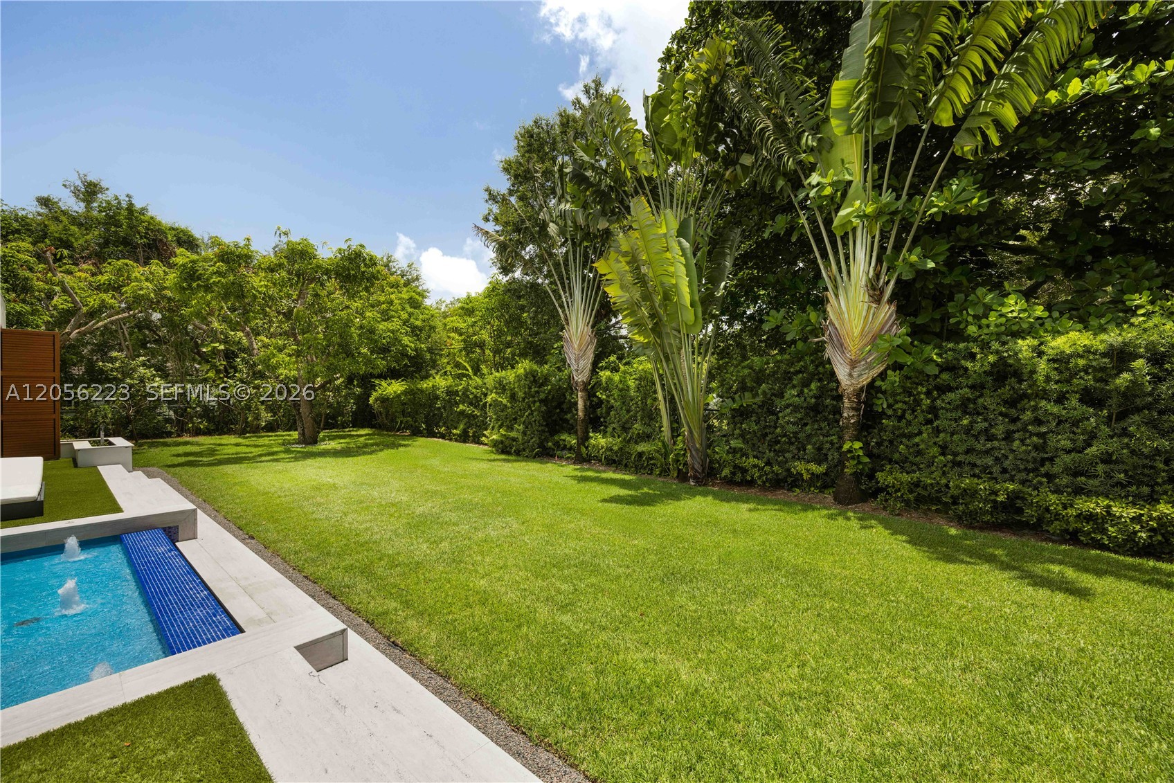TOWN & COUNTRY ESTATES - Residential