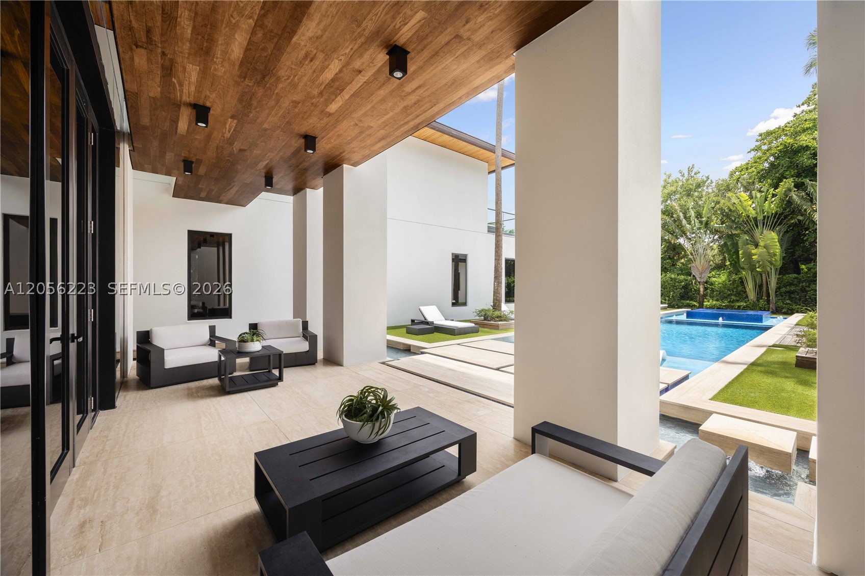 TOWN & COUNTRY ESTATES - Residential