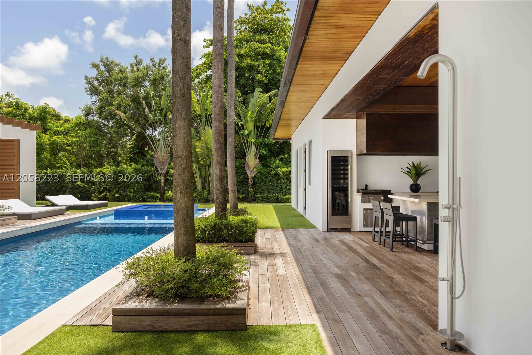 TOWN & COUNTRY ESTATES - Residential