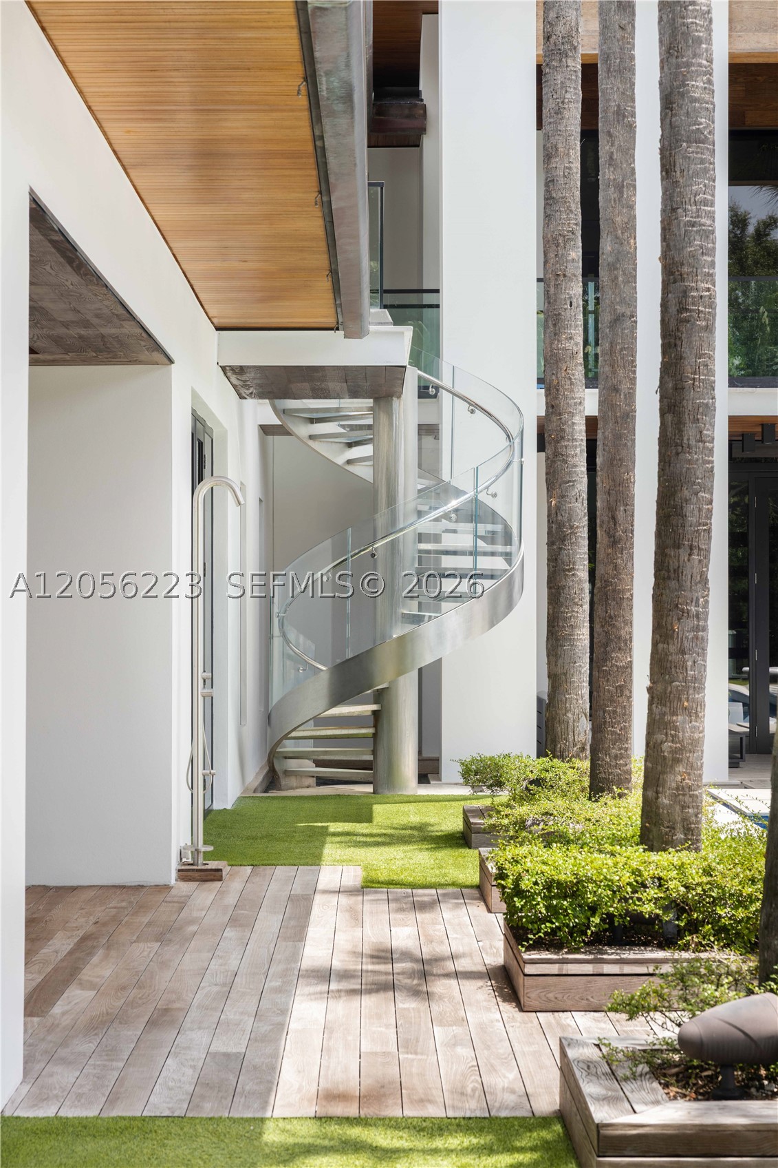 TOWN & COUNTRY ESTATES - Residential