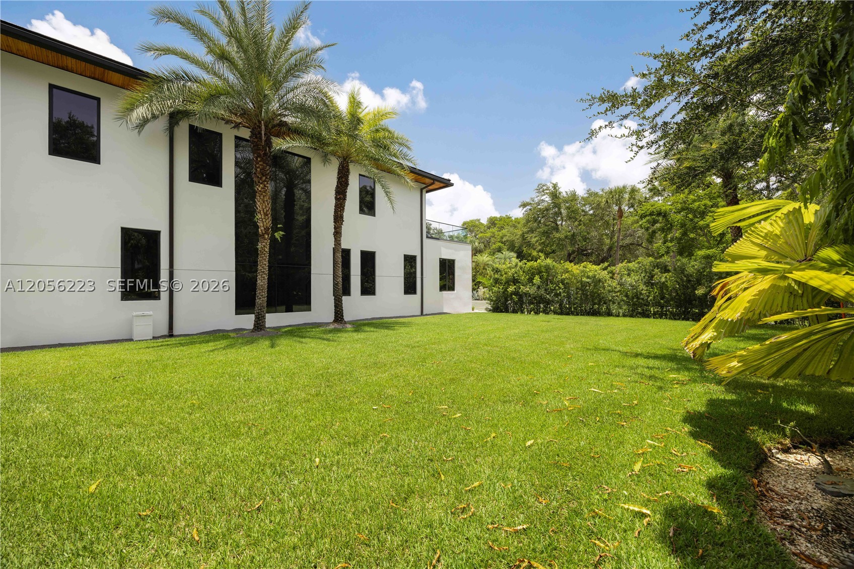 TOWN & COUNTRY ESTATES - Residential