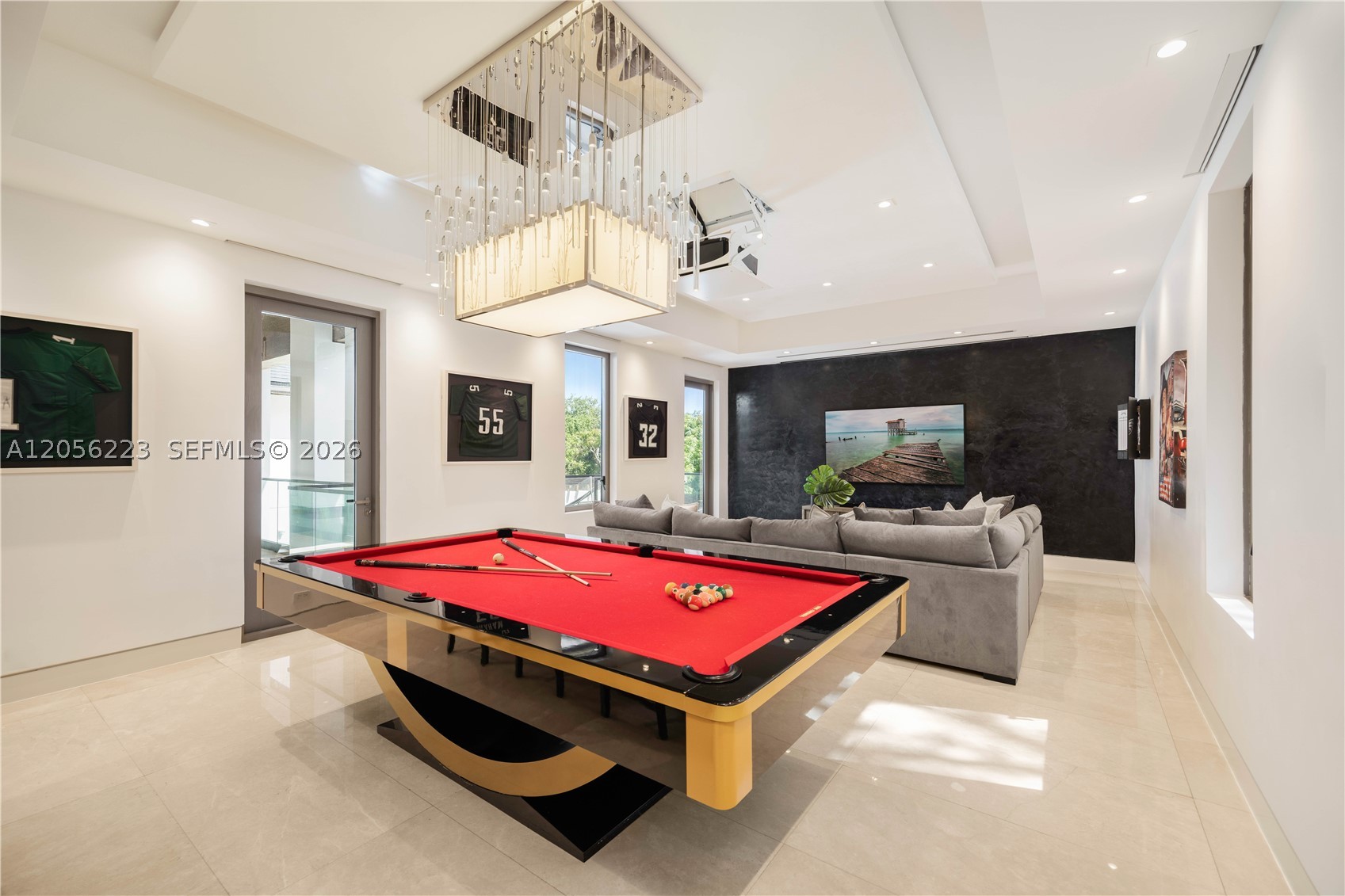 TOWN & COUNTRY ESTATES - Residential