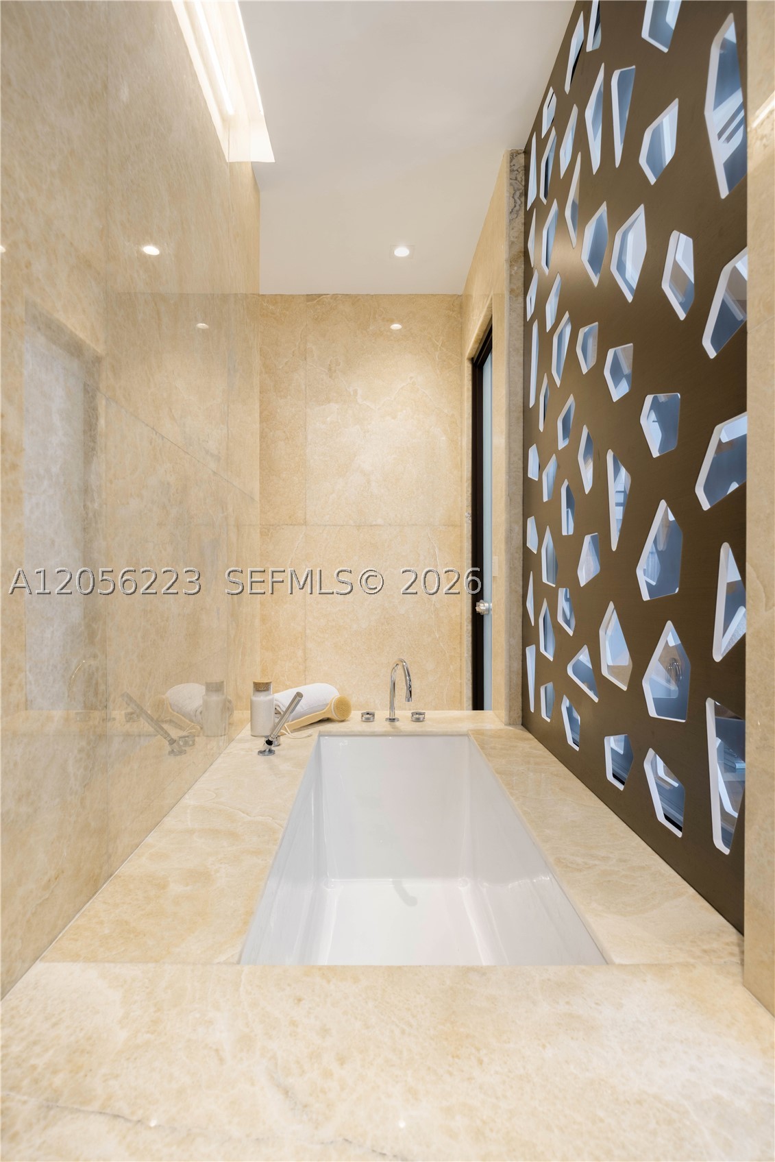 TOWN & COUNTRY ESTATES - Residential