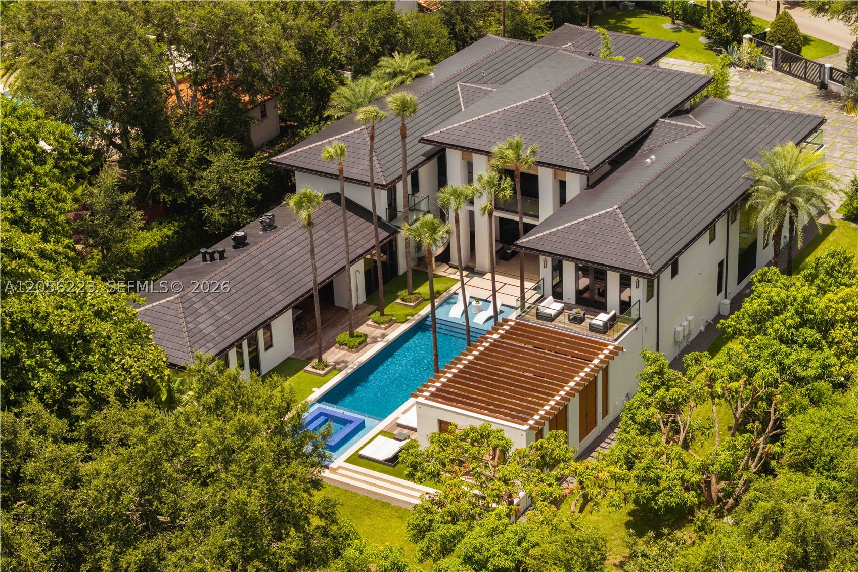 TOWN & COUNTRY ESTATES - Residential