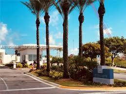 THE OAKS I CONDO - Residential Lease